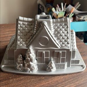 Nordic Ware Gingerbread house Bundt pan